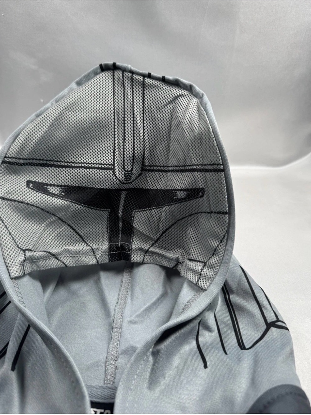 Star Wars Mandalorian Full Zip Hoodie Mens SM Charcoal Mando Armor Costume NWT - Picture 4 of 8